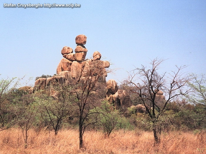 Matopos Matapos Nation Park is known for its white and black rhinoceroses. The surrounding areas consist of dry woodland with a lot a stacking boulders. Stefan Cruysberghs